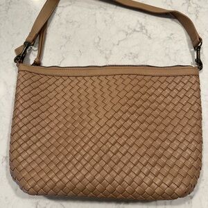 Chic Tan Woven Shoulder Bag